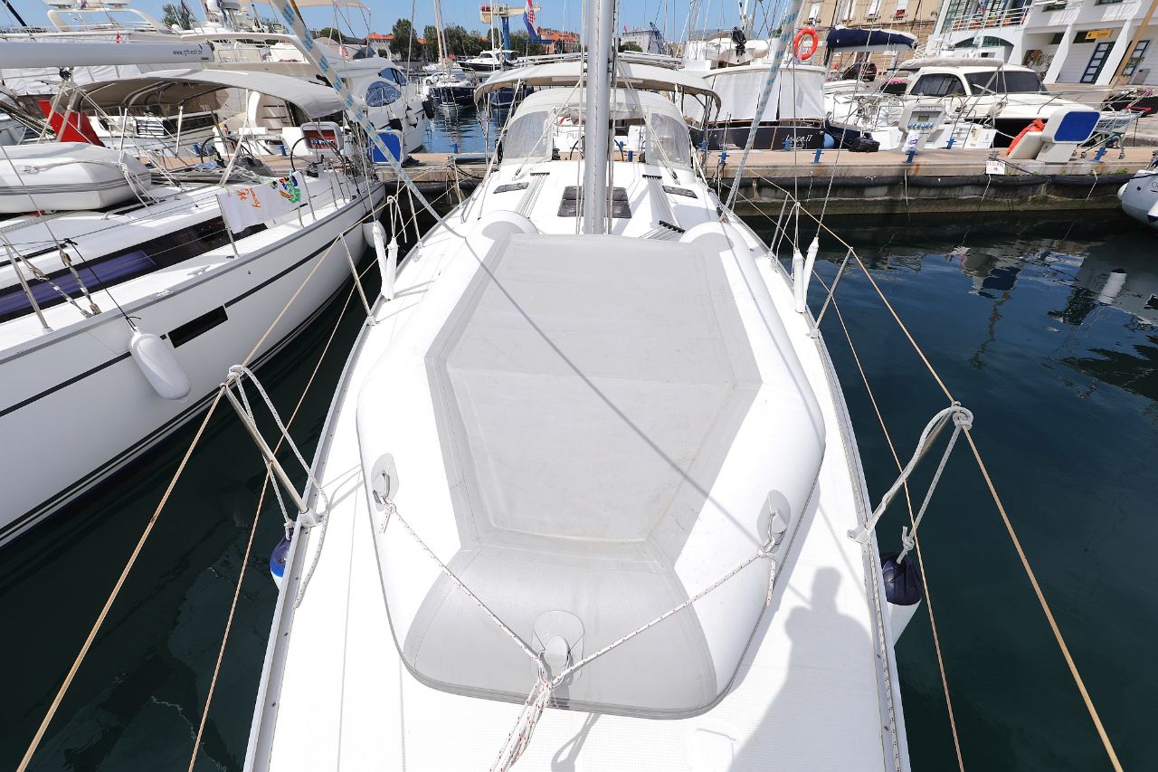 Bavaria Cruiser 36 — photo 13