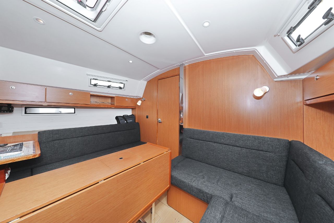 Bavaria Cruiser 36 — photo 19