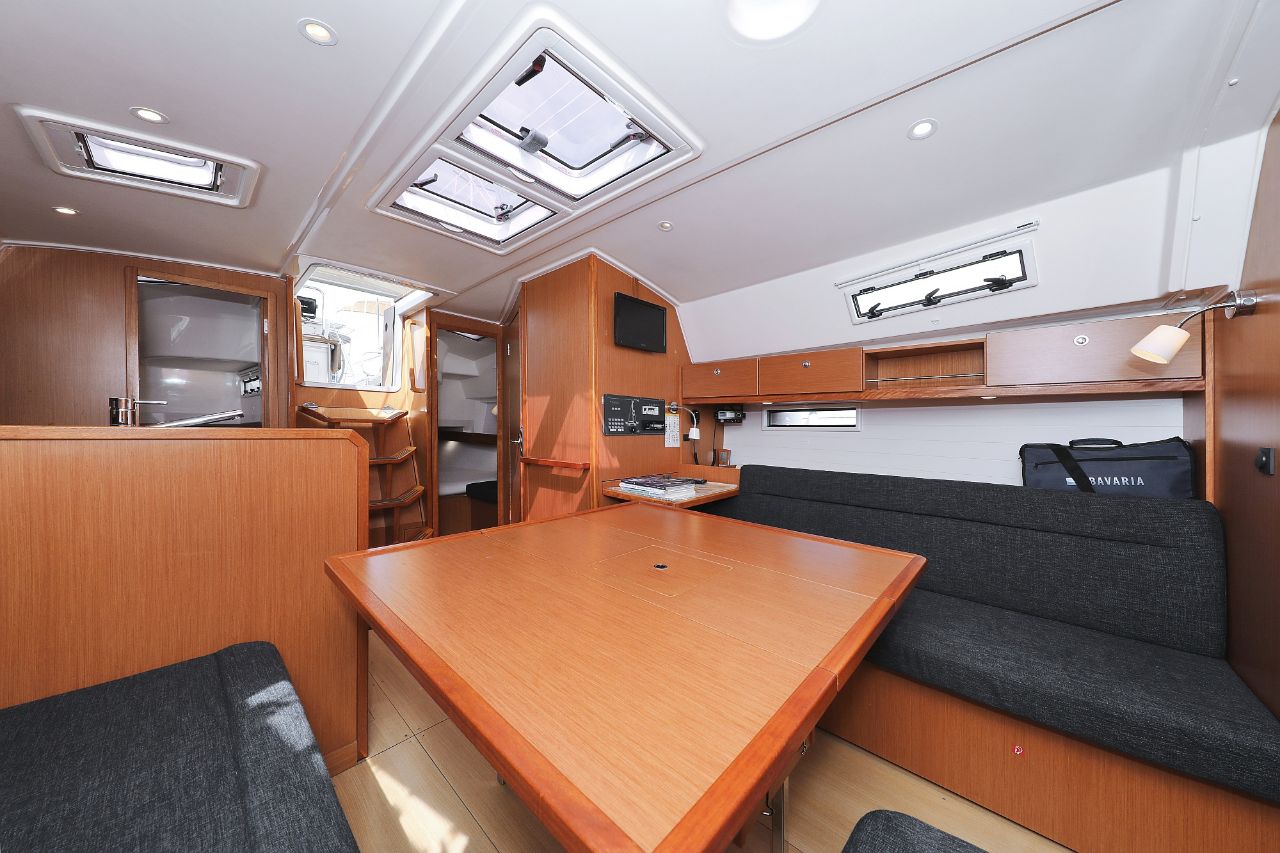 Bavaria Cruiser 36 — photo 23