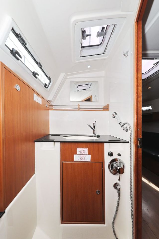 Bavaria Cruiser 36 — photo 34