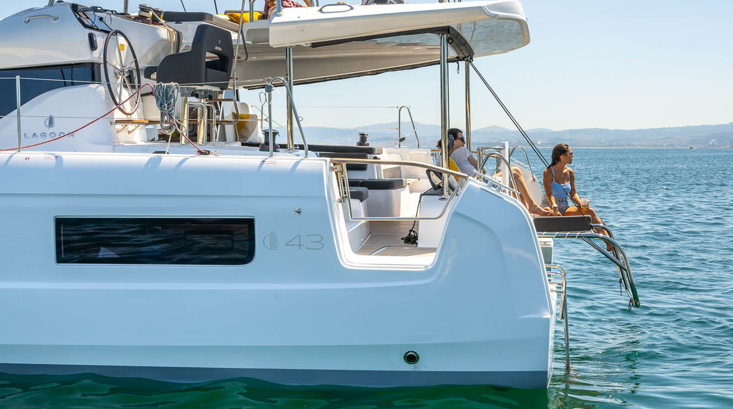 Lagoon 43 - 4 cab. — photo 3