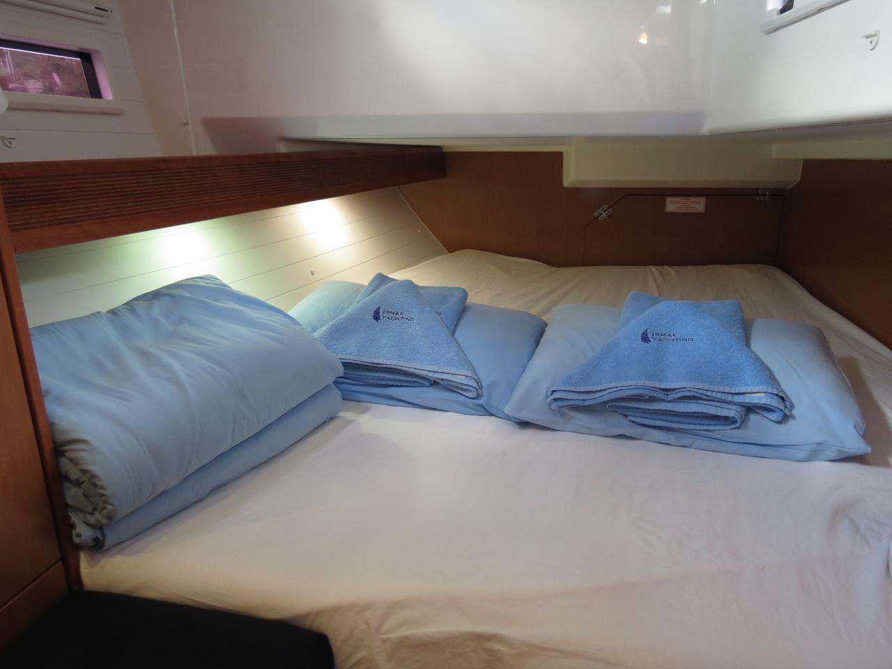 Bavaria Cruiser 40 — photo 14