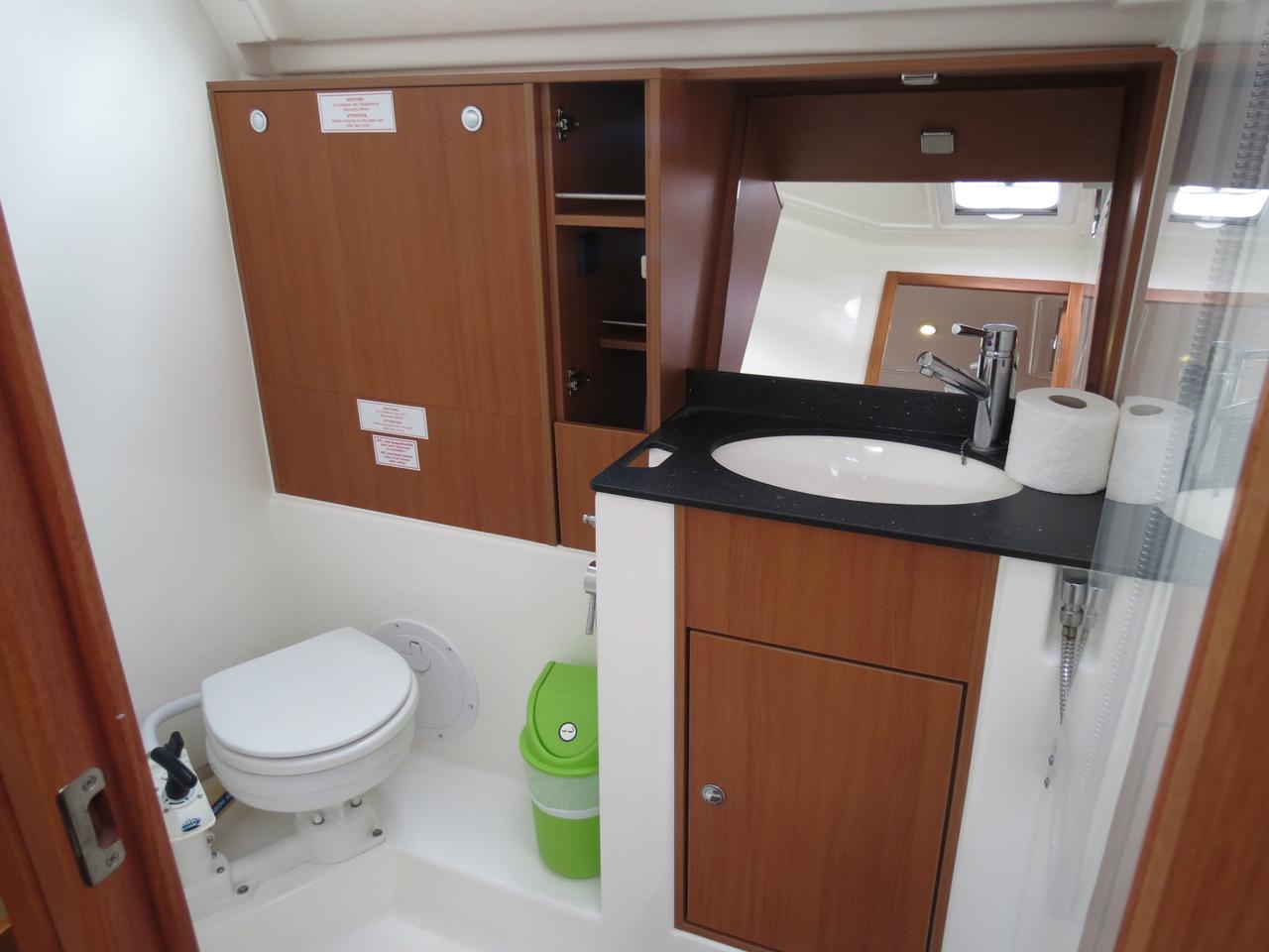 Bavaria Cruiser 40 — photo 16