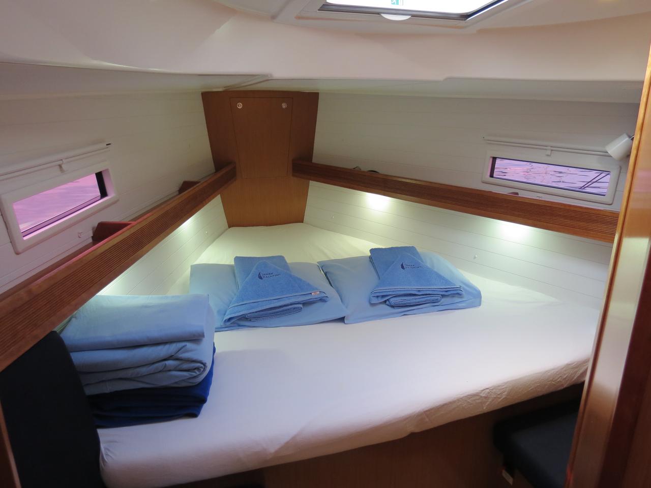 Bavaria Cruiser 40 — photo 8