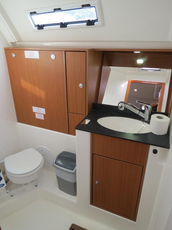 Bavaria Cruiser 40 — photo 11