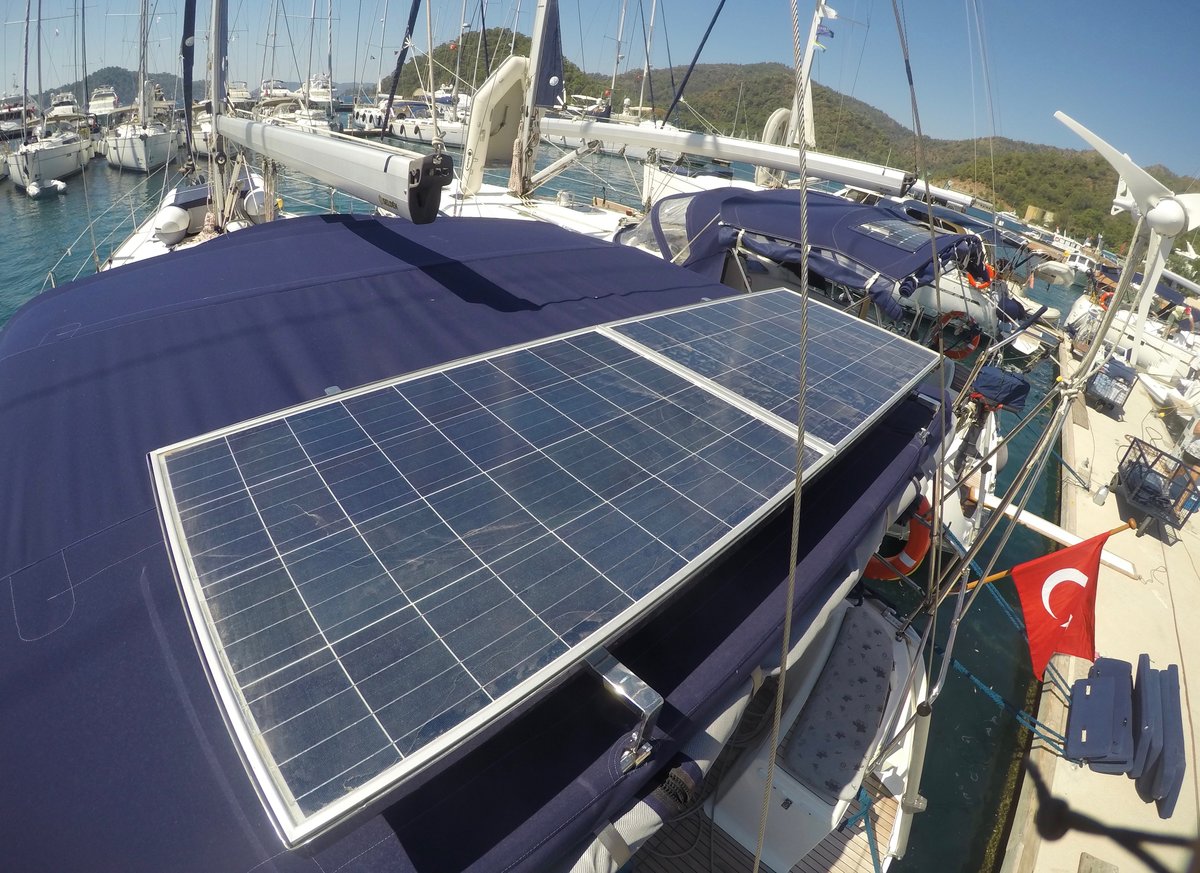 Bavaria 43 Cruiser — photo 6