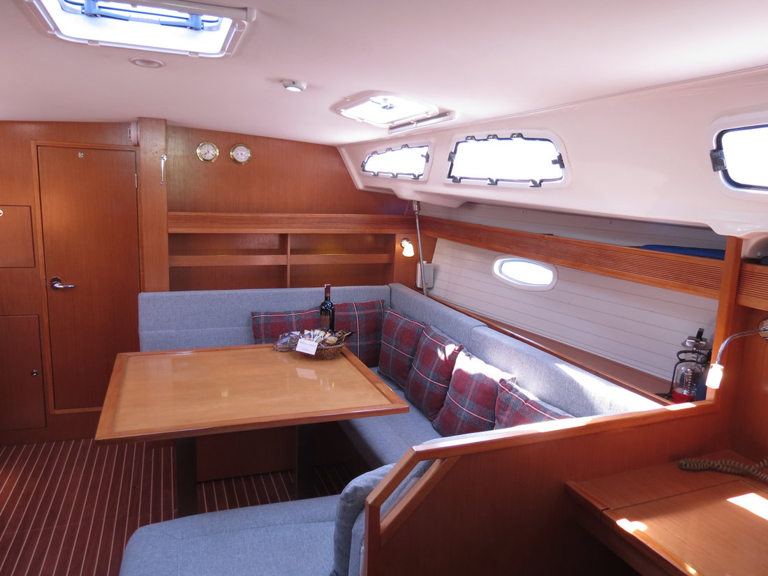 Bavaria 43 Cruiser — photo 8