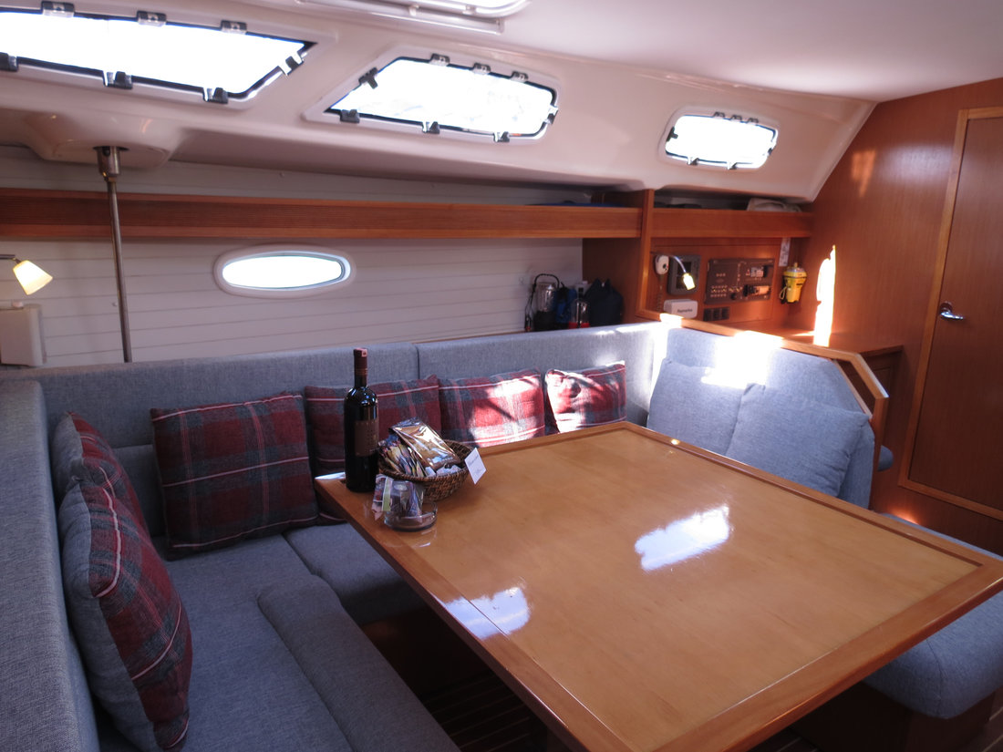 Bavaria 43 Cruiser — photo 9