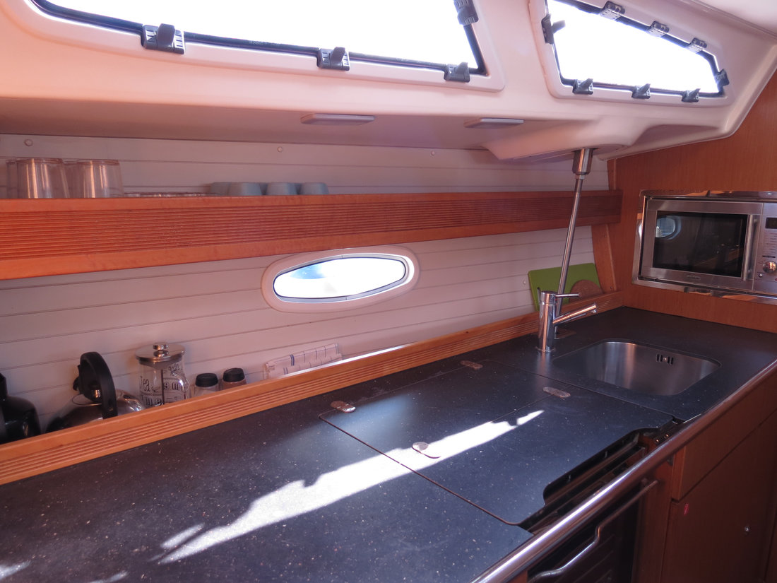 Bavaria 43 Cruiser — photo 10