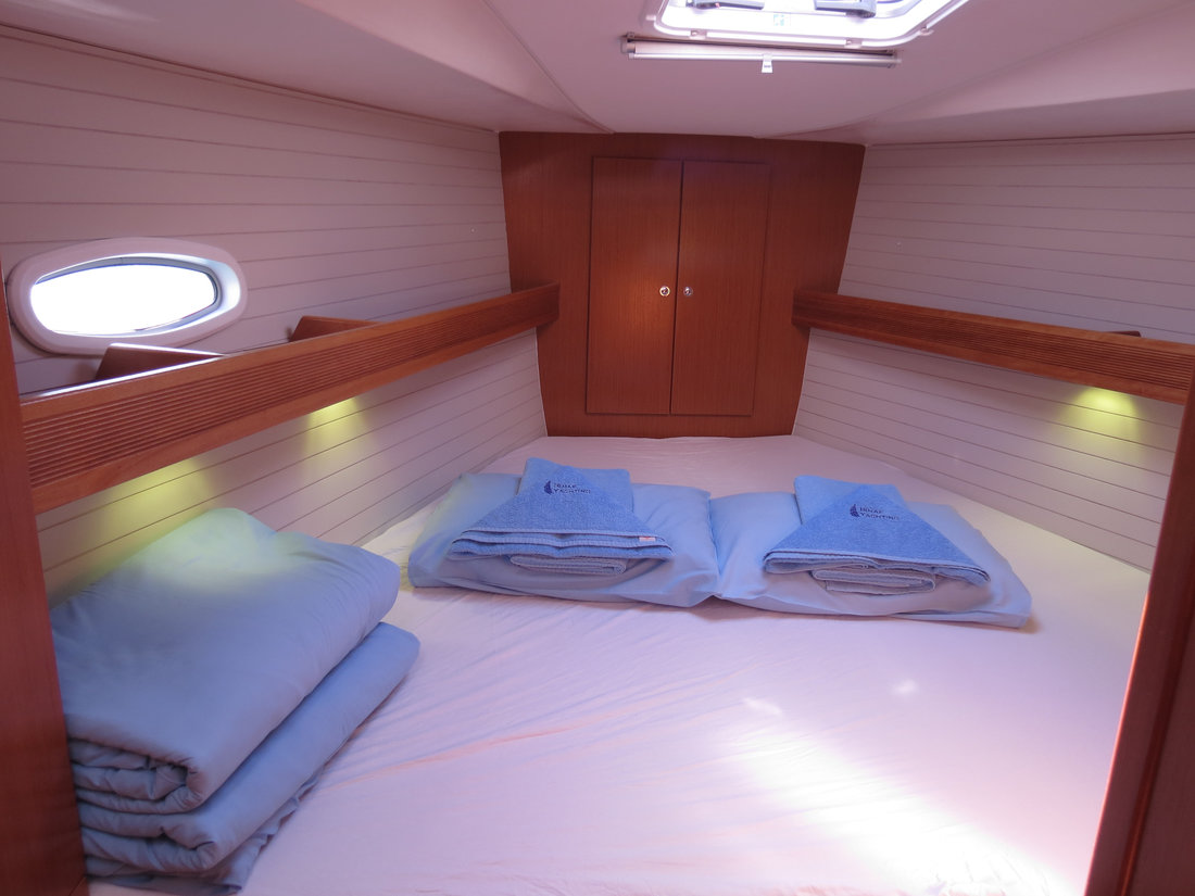 Bavaria 43 Cruiser — photo 14