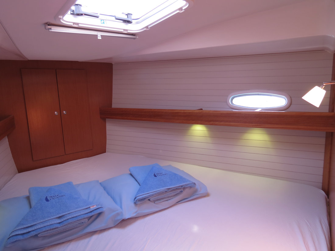 Bavaria 43 Cruiser — photo 15