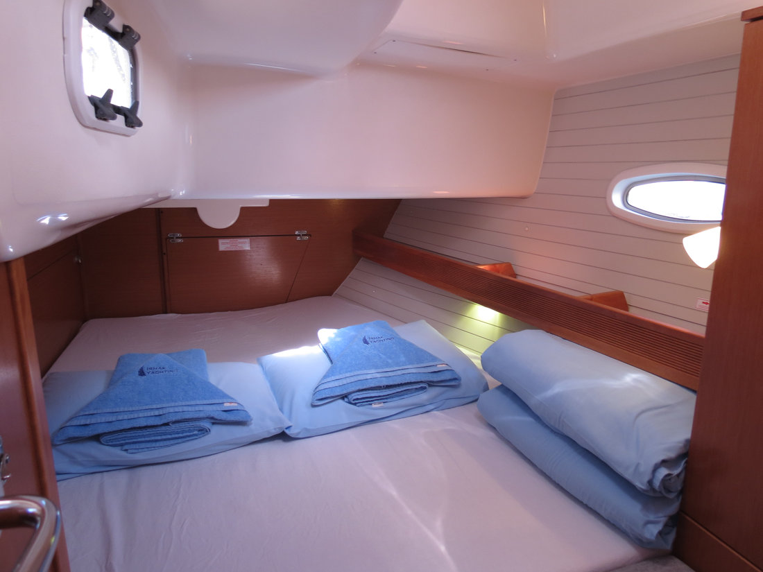 Bavaria 43 Cruiser — photo 16