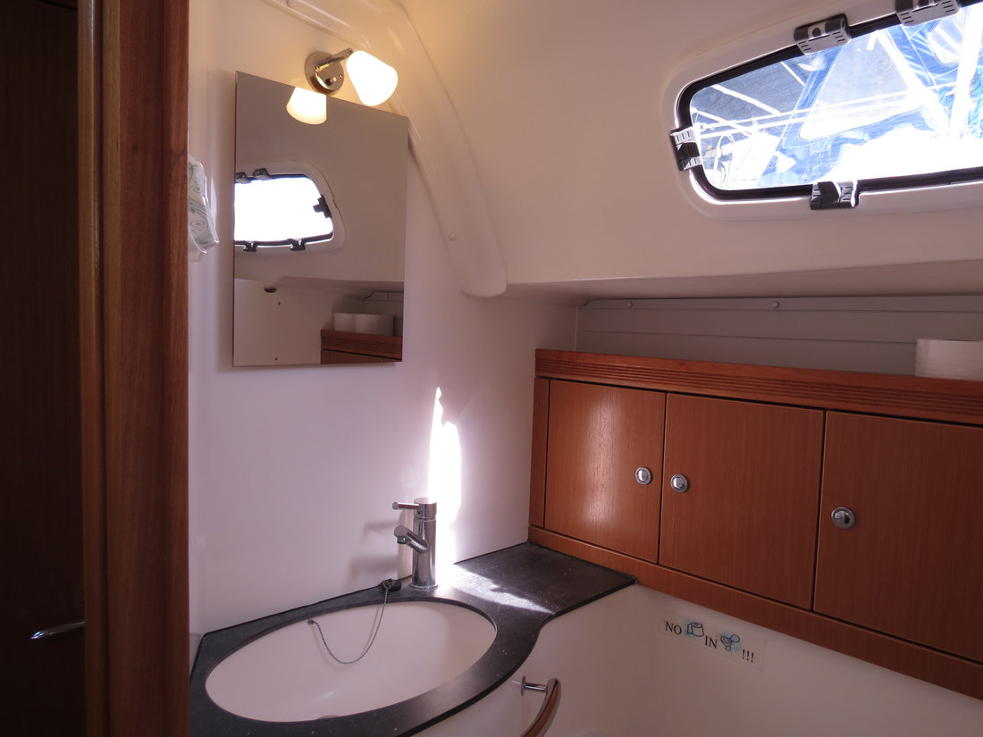 Bavaria 43 Cruiser — photo 17