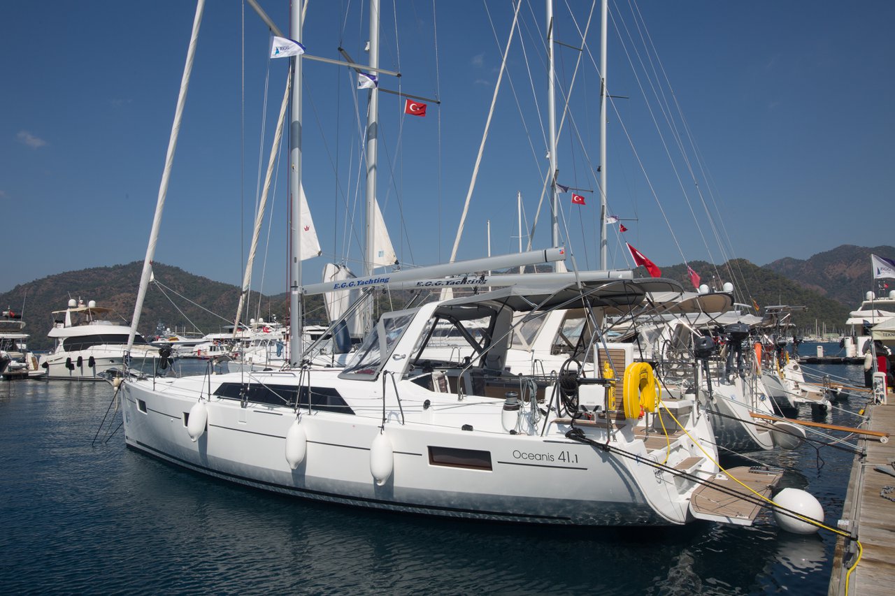 Oceanis 41.1 — photo 1