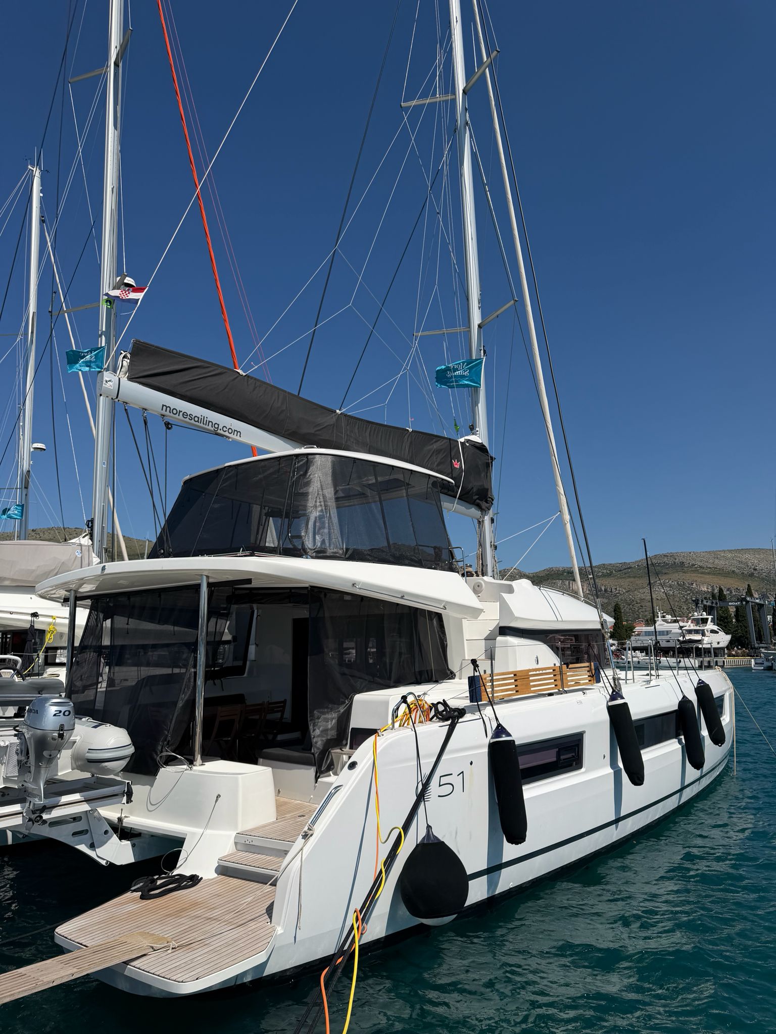 Lagoon 51 - 6 + 2 cab. — photo 13