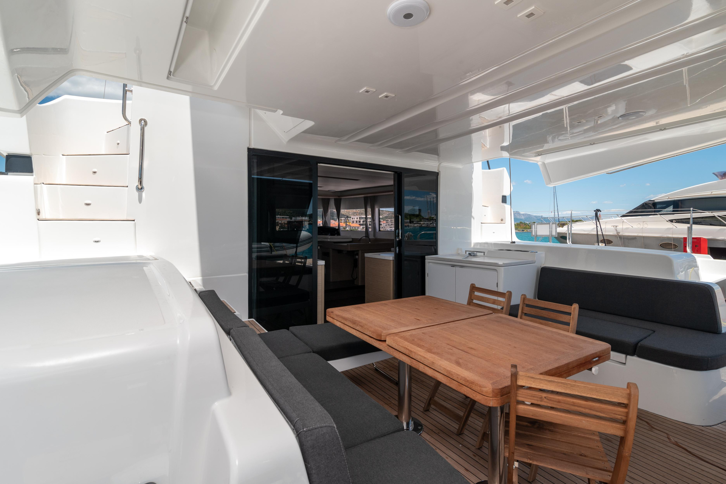 Lagoon 51 - 6 + 2 cab. — photo 11