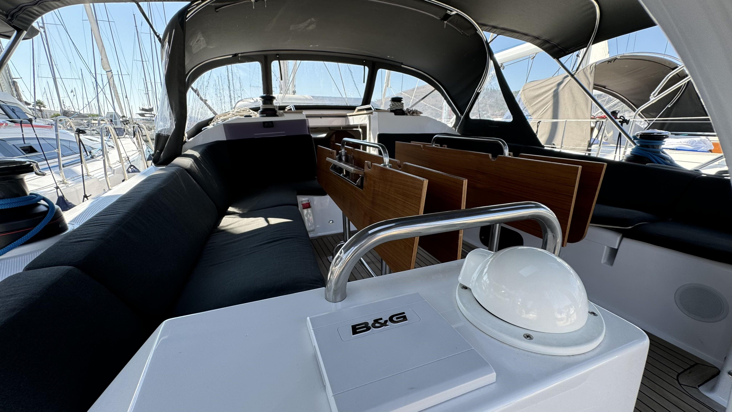 Elan Impression 50.1 - 5 + 1 cab. — photo 8