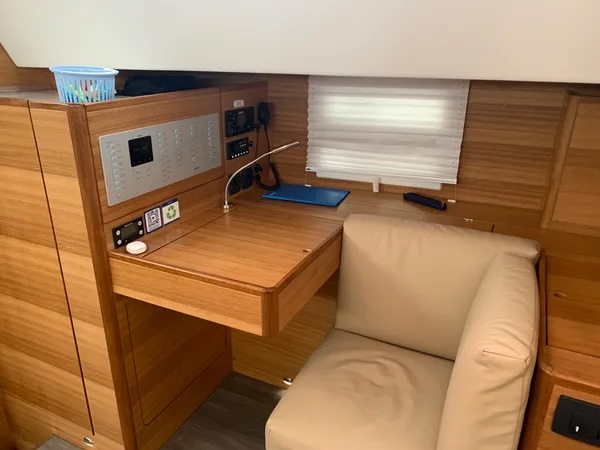 Elan Impression 50.1 - 5 + 1 cab. — photo 12
