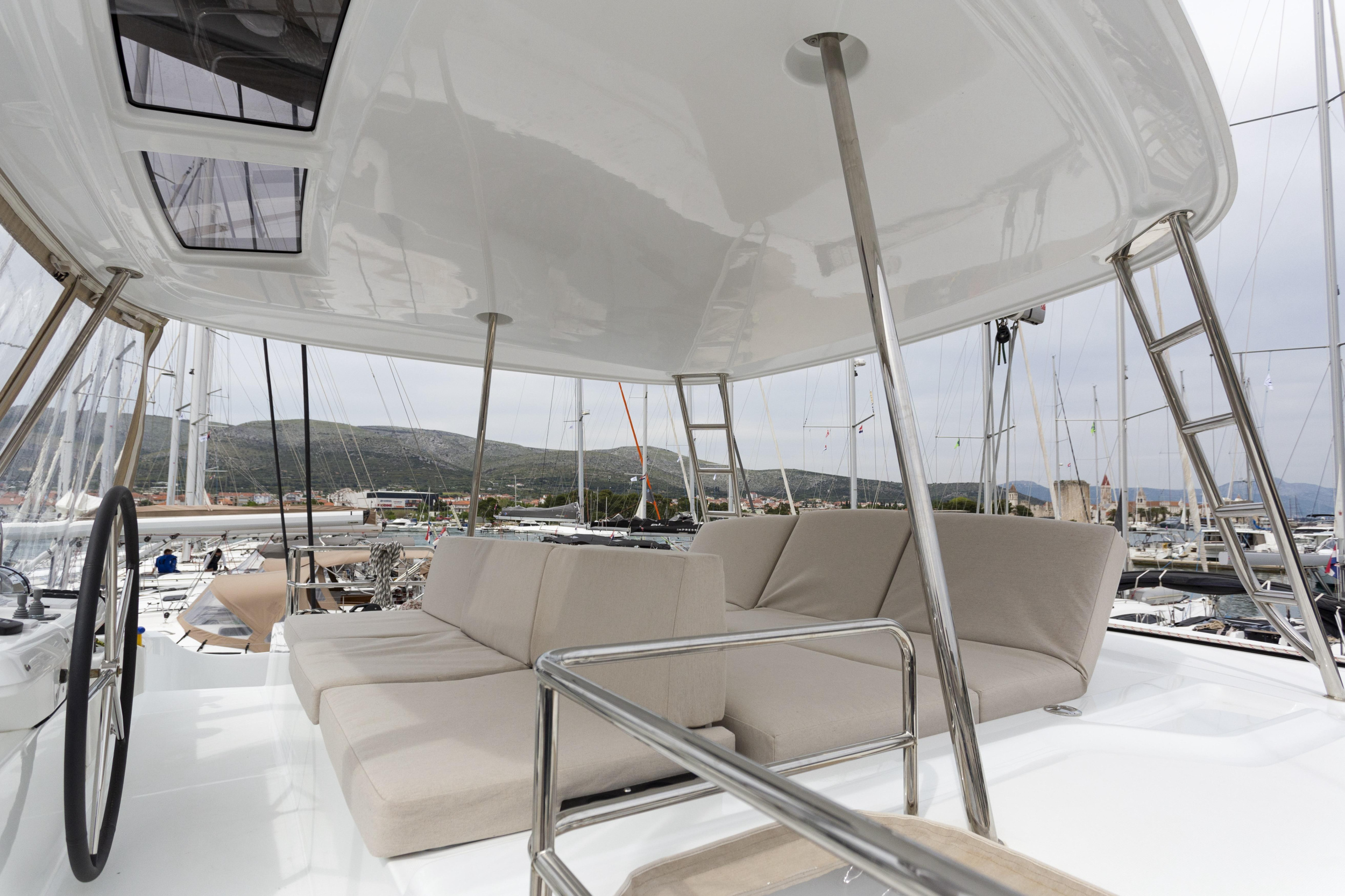 Lagoon 50 - 6 + 2 cab. — photo 9