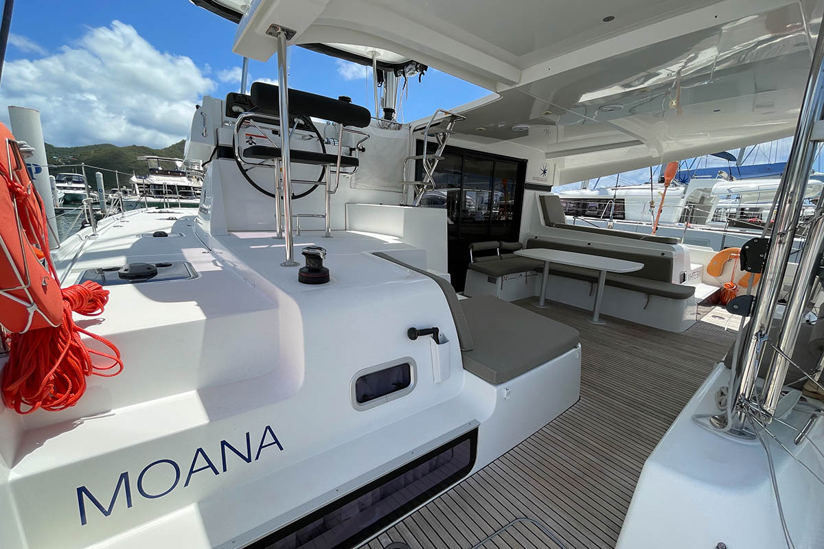 Lagoon 42 - 3 + 1 cab. — photo 3