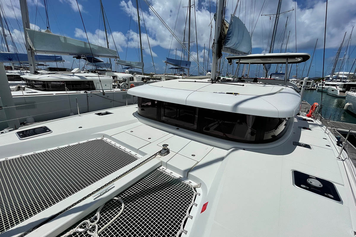 Lagoon 42 - 3 + 1 cab. — photo 9