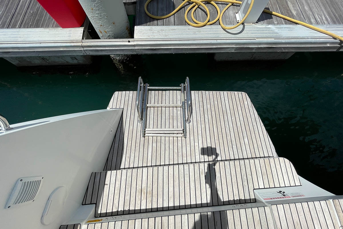 Lagoon 42 - 3 + 1 cab. — photo 12