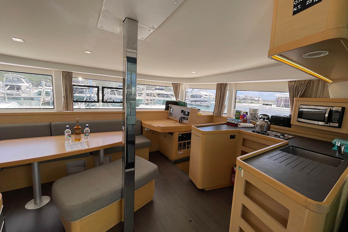 Lagoon 42 - 3 + 1 cab. — photo 15