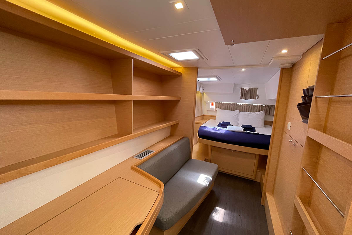 Lagoon 42 - 3 + 1 cab. — photo 19