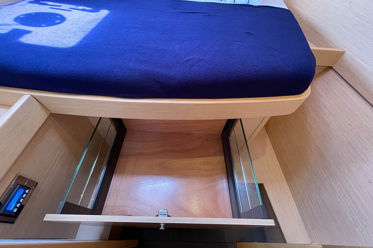 Lagoon 42 - 3 + 1 cab. — photo 20