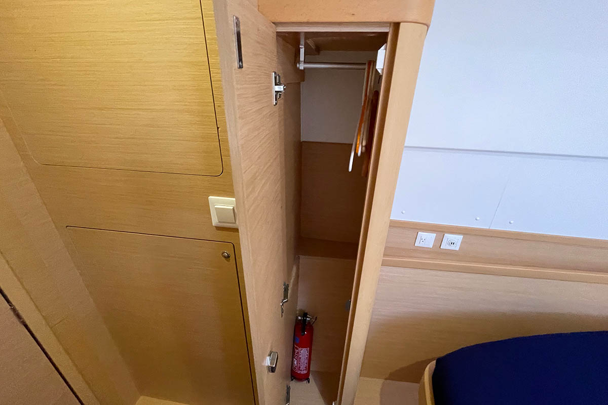 Lagoon 42 - 3 + 1 cab. — photo 22