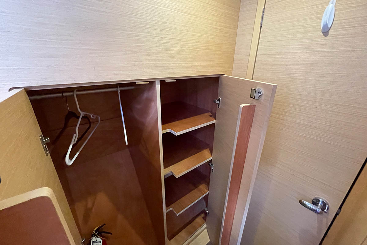 Lagoon 42 - 3 + 1 cab. — photo 24