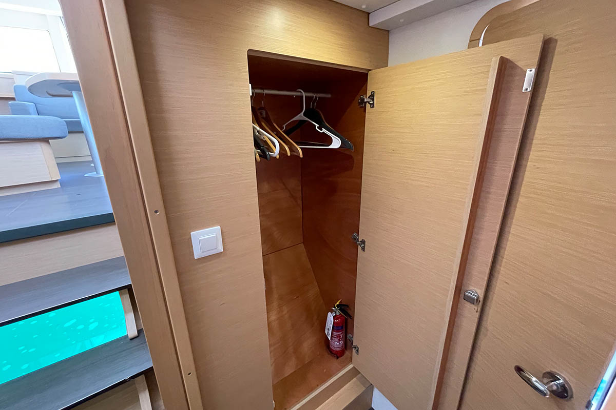 Lagoon 42 - 3 + 1 cab. — photo 30