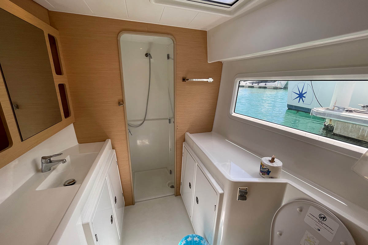 Lagoon 42 - 3 + 1 cab. — photo 33