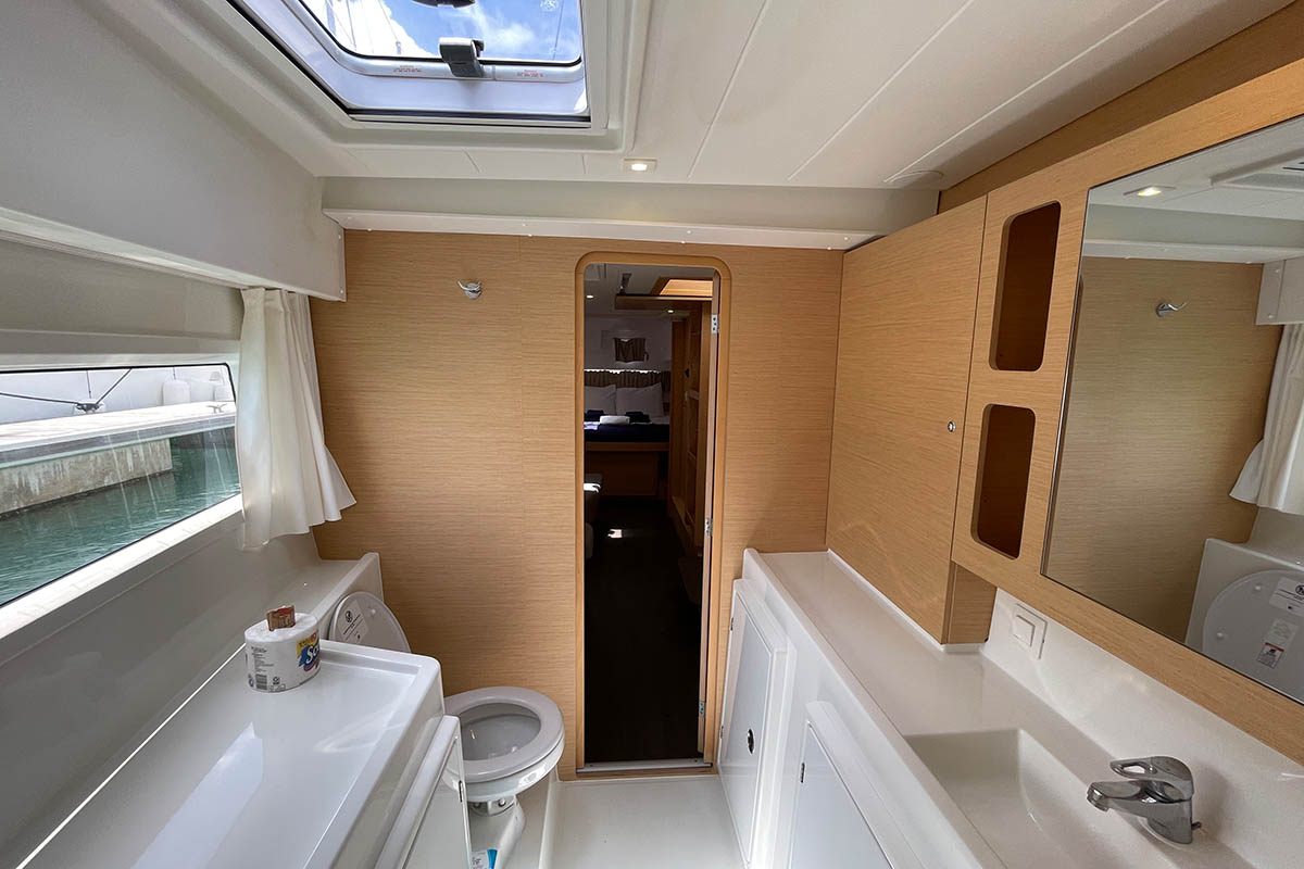 Lagoon 42 - 3 + 1 cab. — photo 34