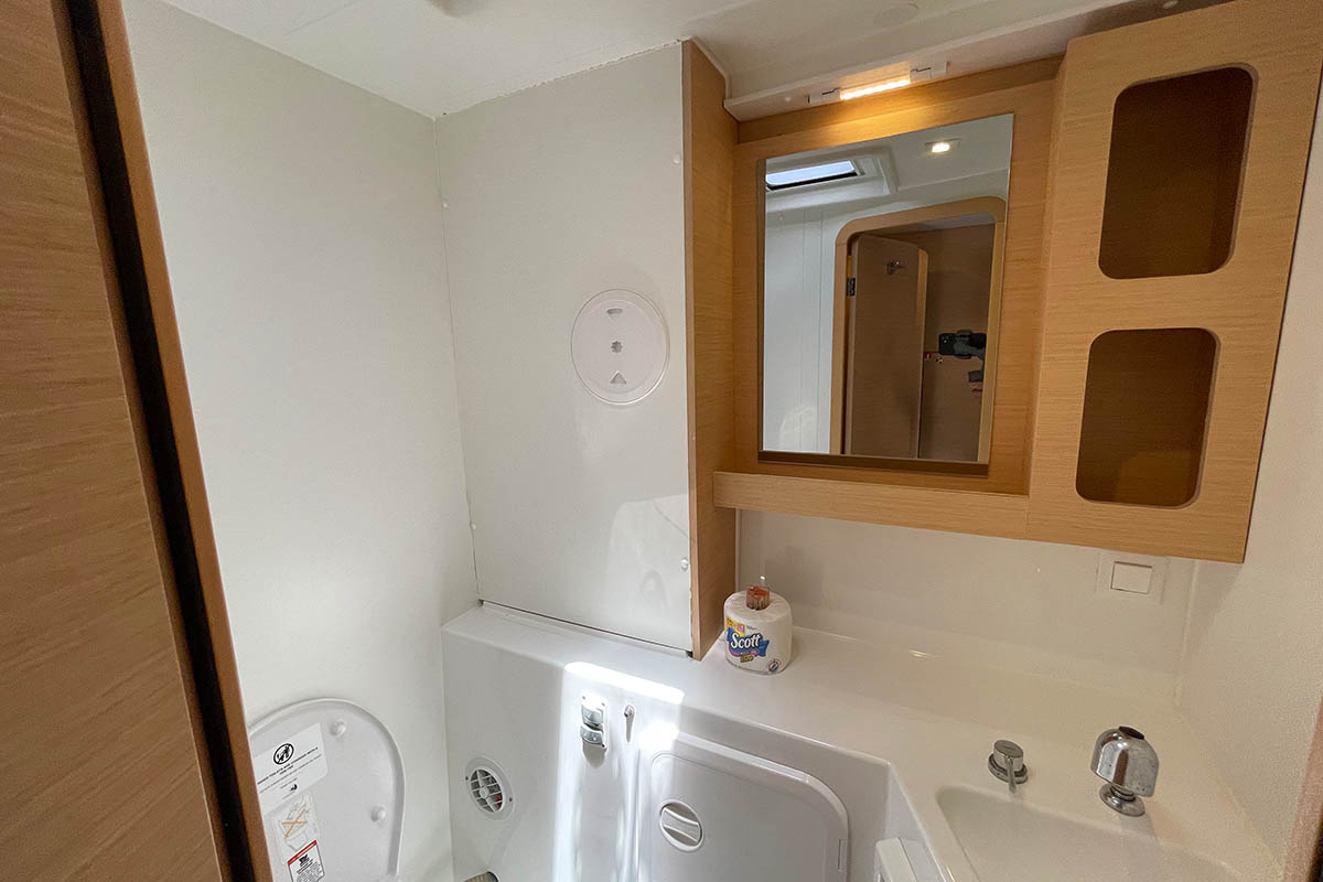 Lagoon 42 - 3 + 1 cab. — photo 36