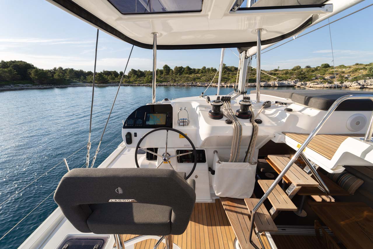 Lagoon 43 - 4 + 2 cab. — photo 23