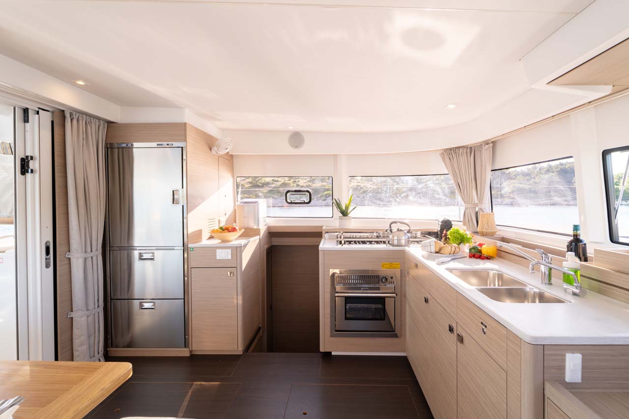 Lagoon 43 - 4 + 2 cab. — photo 30