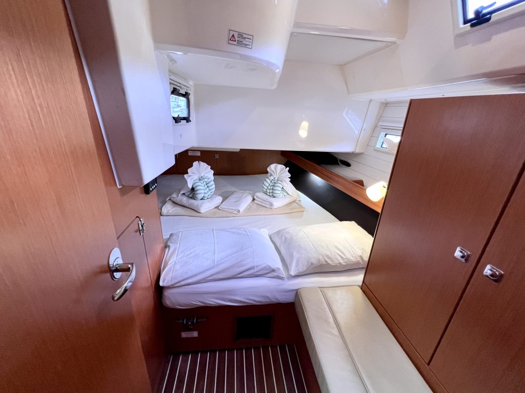 Bavaria Cruiser 41 - 2 cab. — photo 17