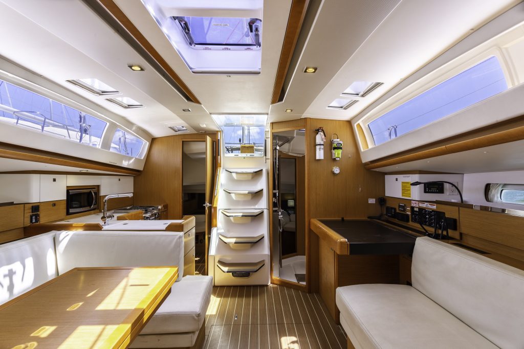 Sun Odyssey 44 DS — photo 12