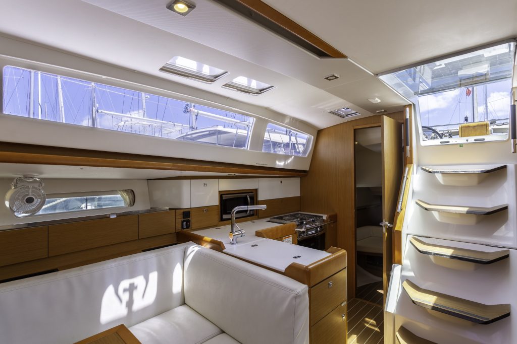 Sun Odyssey 44 DS — photo 13