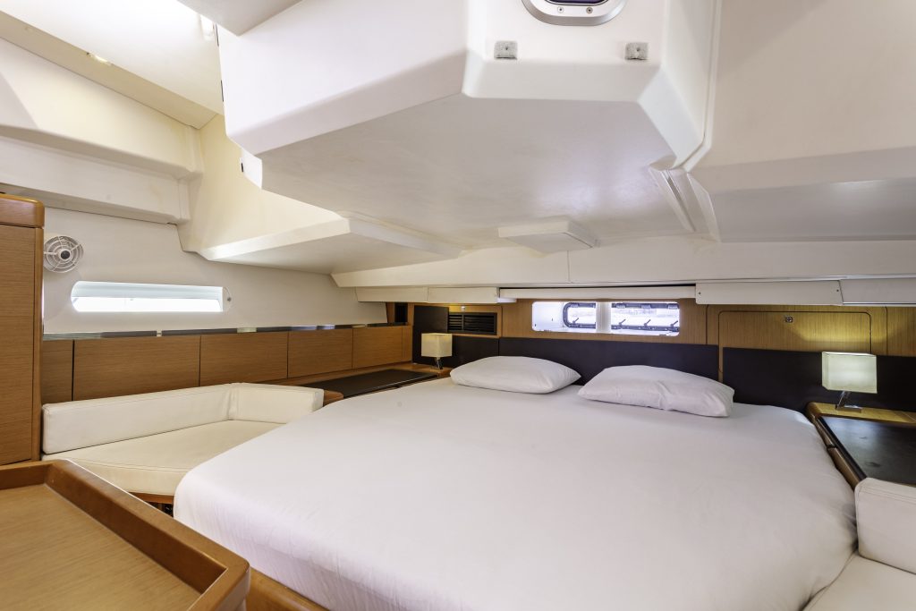 Sun Odyssey 44 DS — photo 20