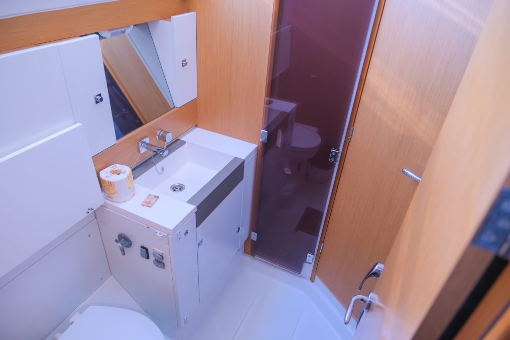 Sun Odyssey 44 DS — photo 23
