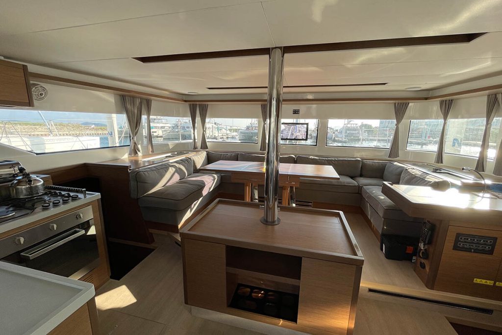 Lagoon 50 — photo 14