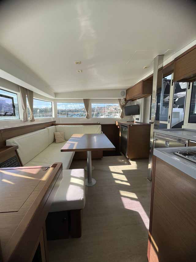 Lagoon 40 - 4 + 1 cab. — photo 11