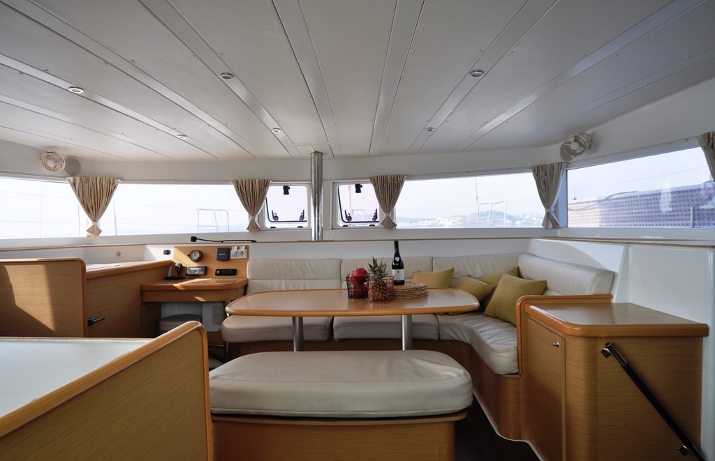 Lagoon 421 — photo 10