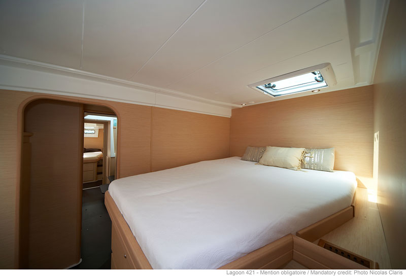 Lagoon 421 — photo 16