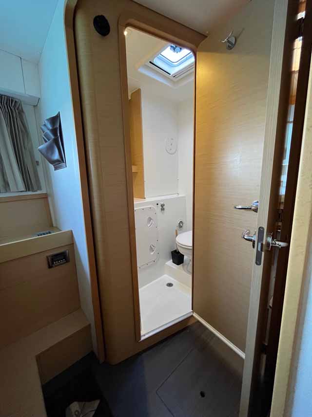 Lagoon 42 - 4 cab. — photo 9