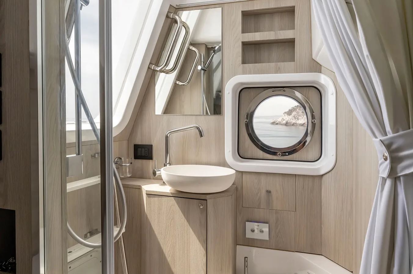 Azimut Magellano 60 — photo 18