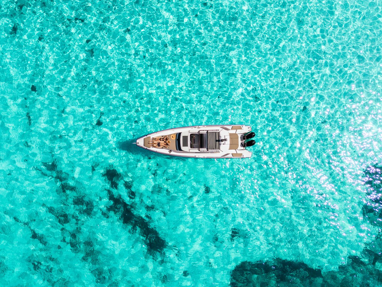 Axopar 37 Sun Top — photo 4