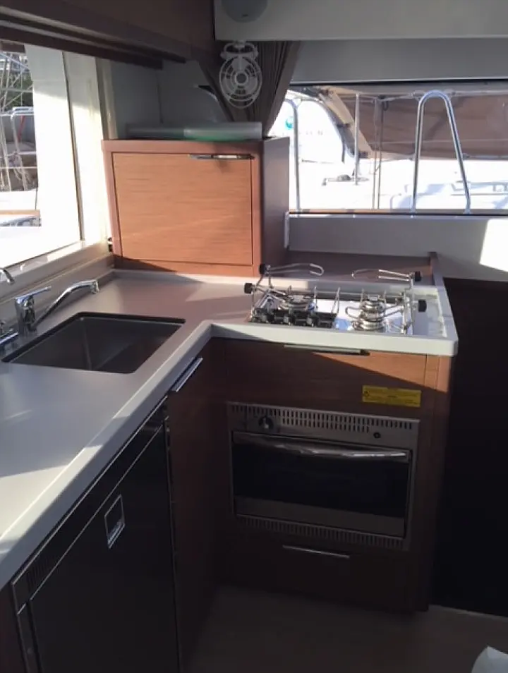 Lagoon 40 - 4 + 2 cab — photo 6